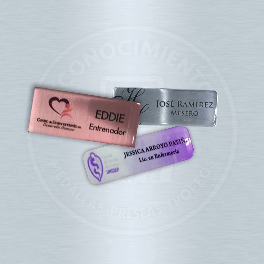 Gafete Aluminio con Resina Broche Alfiler